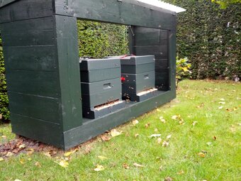 afbeelding kasten in stalletje